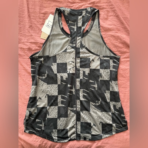 Nike Workout Tee - Picture 4 of 6